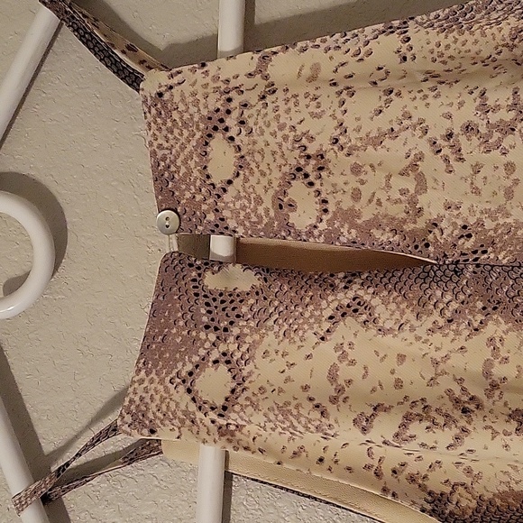 Dress - Picture 4 of 4